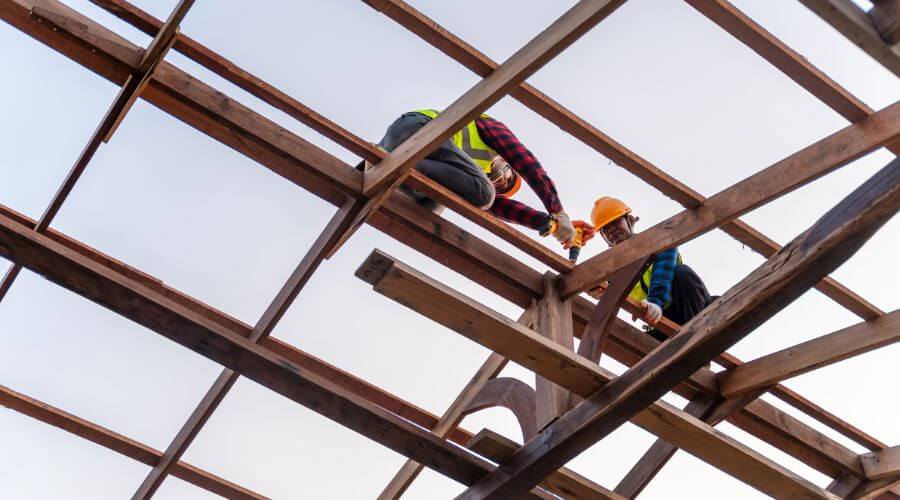 Professional gutter cleaning services in Tama, IA